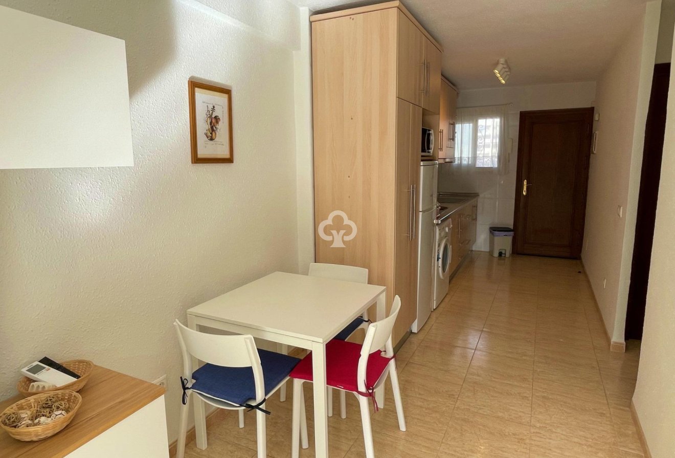 Wiederverkauf - Apartamento -
Fuengirola - 1ª Línea de playa