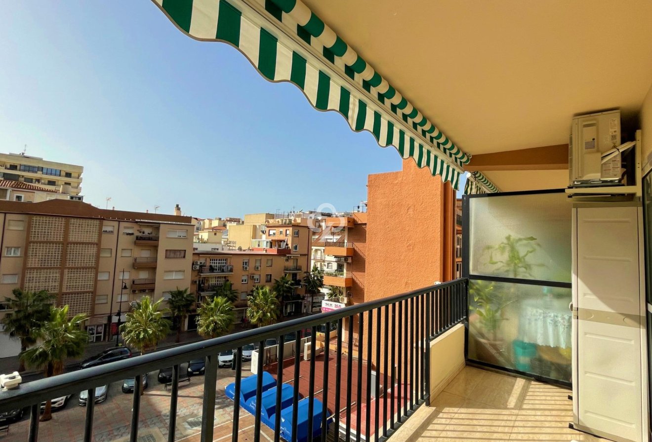 Reventa - Apartamento -
Fuengirola - 1ª Línea de playa