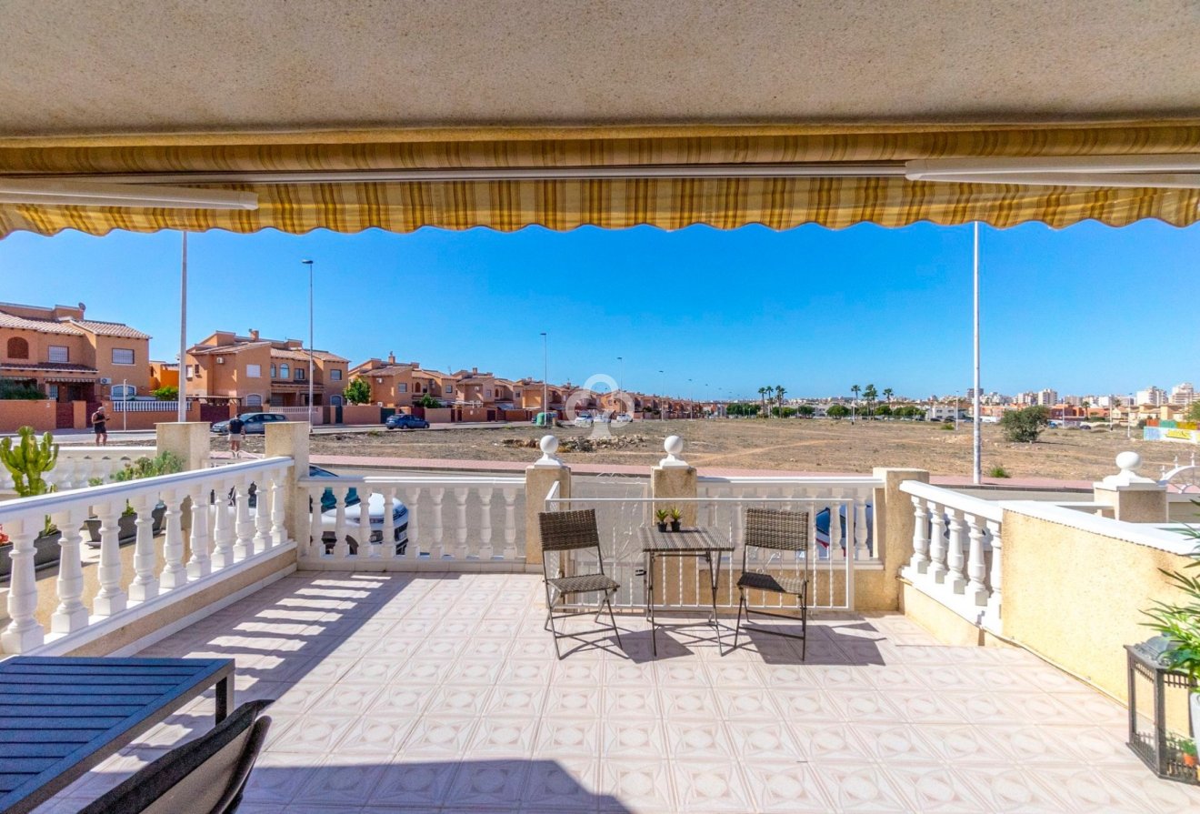 Reventa - Bungalow -
Torrevieja - Nueva Torrevieja - Aguas Nuevas