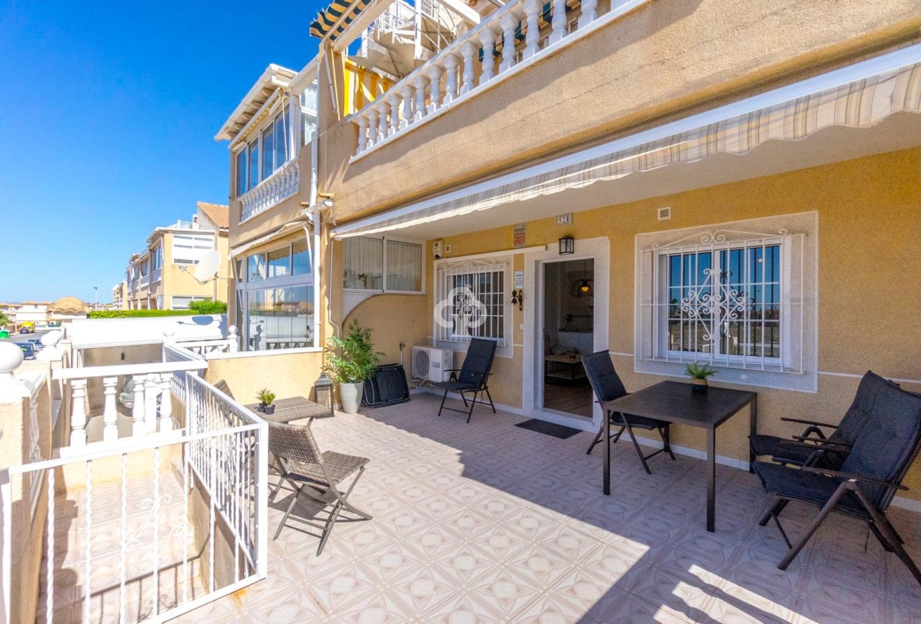 Jälleenmyynti - Bungalow -
Torrevieja - Nueva Torrevieja - Aguas Nuevas