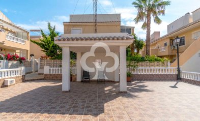 Återförsäljning - Bungalow -
Torrevieja - Nueva Torrevieja - Aguas Nuevas