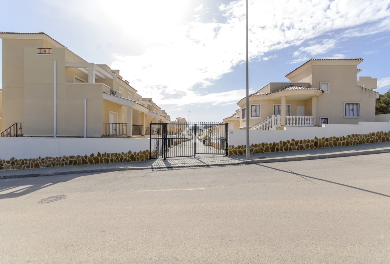 Obra nueva - Villas -
San Miguel de Salinas