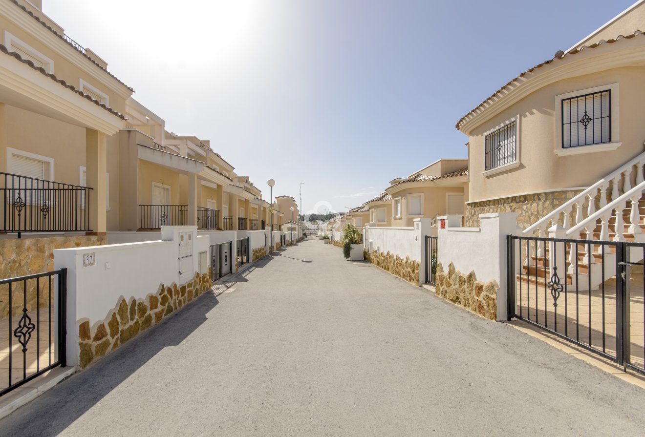 Obra nueva - Villas -
San Miguel de Salinas