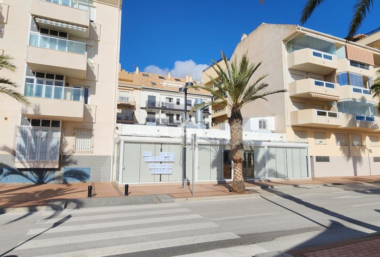 Jälleenmyynti - Huoneisto -
Fuengirola - Carvajal