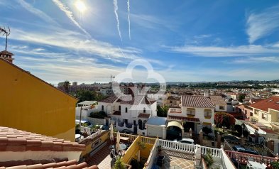 Alquiler a largo plazo - Adosado -
Fuengirola - Los Pacos