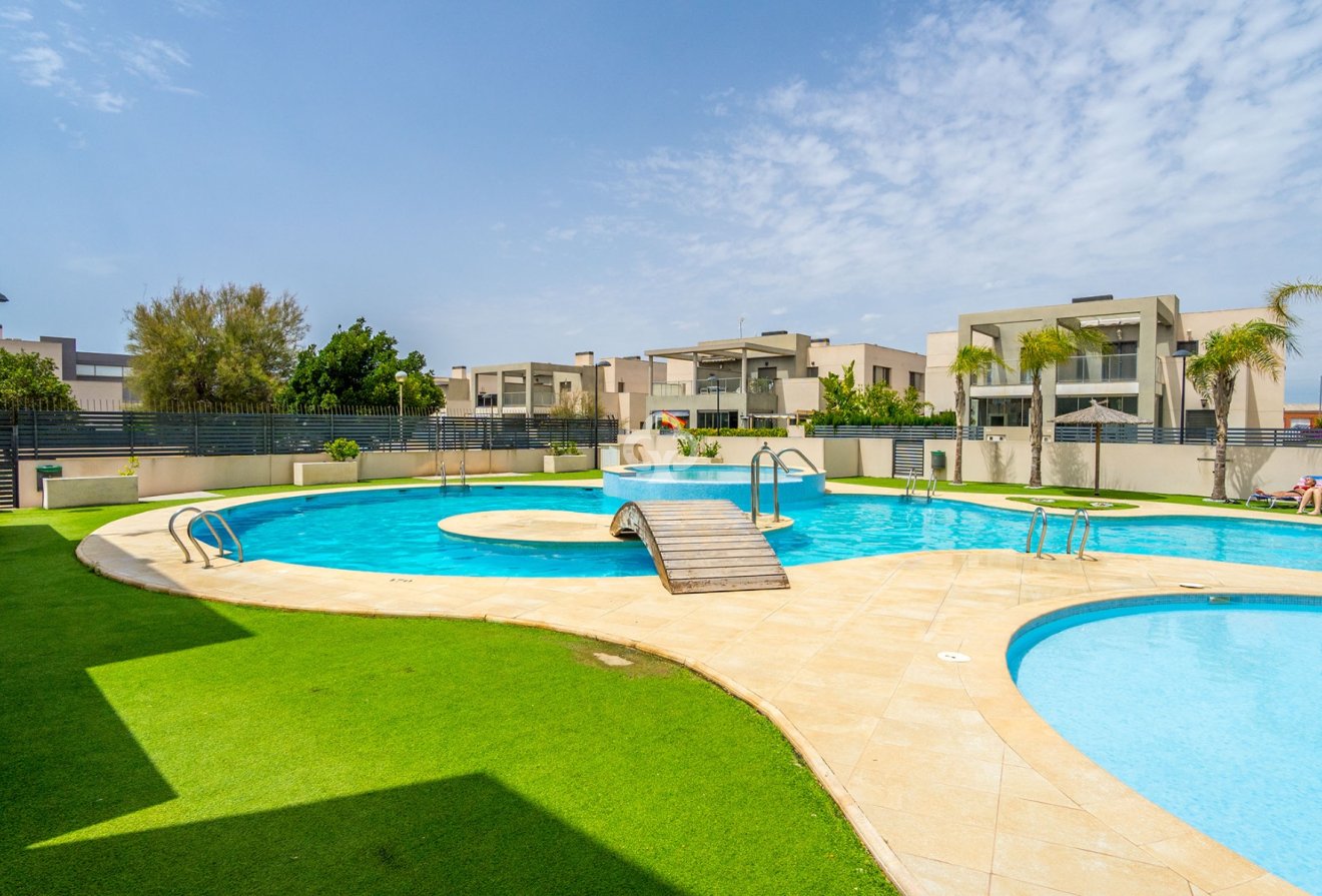 Återförsäljning - Bungalow -
Torrevieja - Nueva Torrevieja - Aguas Nuevas