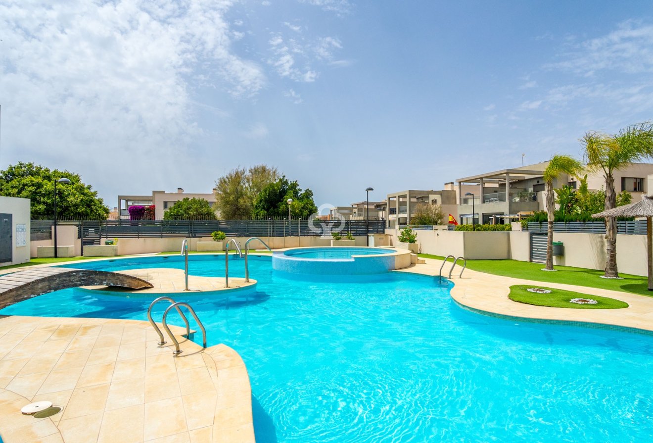 Wiederverkauf - Bungalow -
Torrevieja - Nueva Torrevieja - Aguas Nuevas