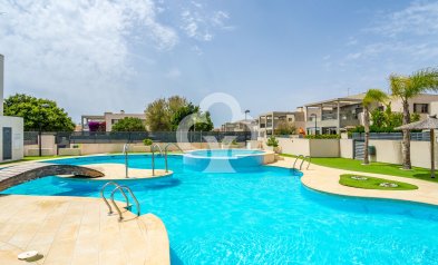 Jälleenmyynti - Bungalow -
Torrevieja - Nueva Torrevieja - Aguas Nuevas