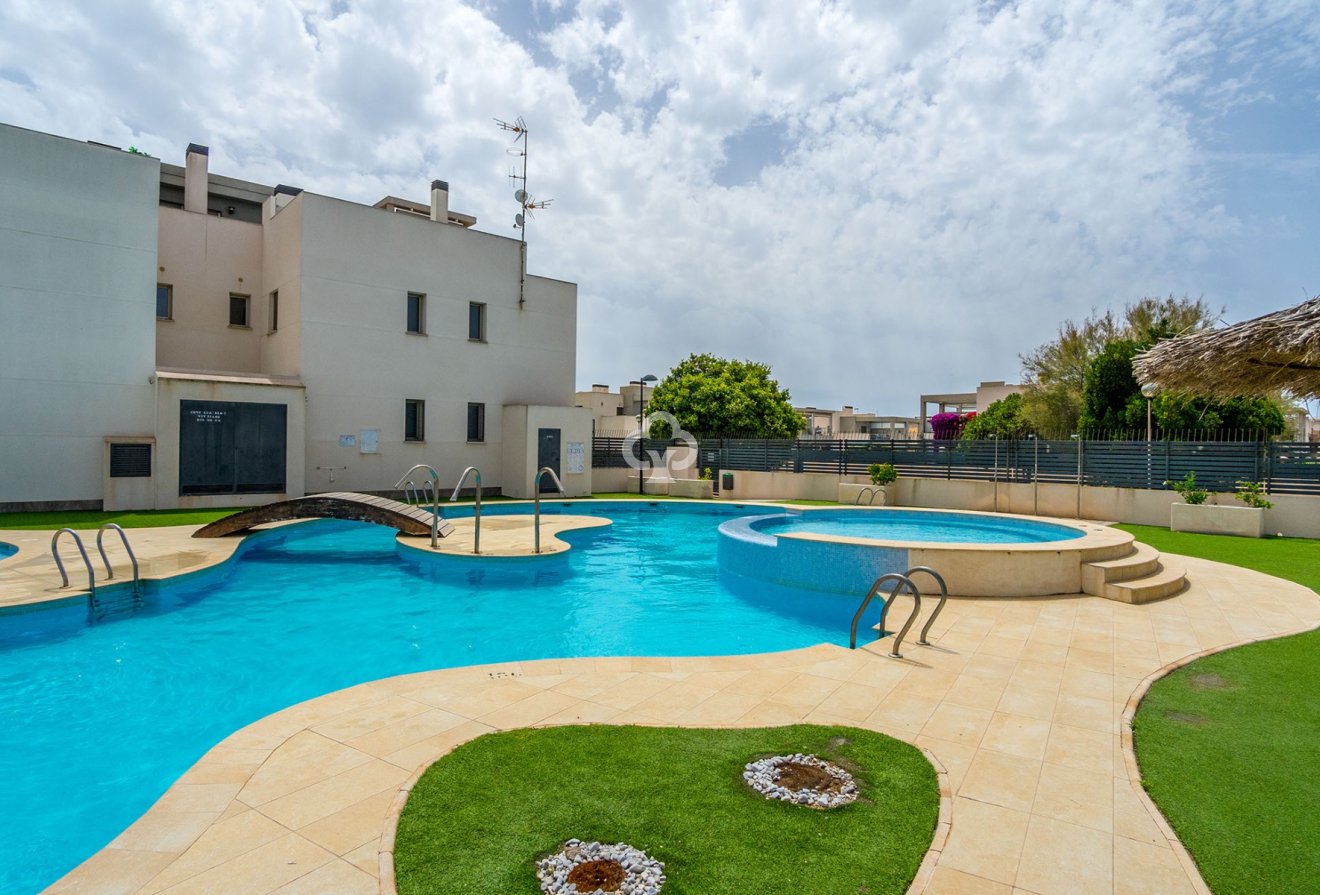 Jälleenmyynti - Bungalow -
Torrevieja - Nueva Torrevieja - Aguas Nuevas