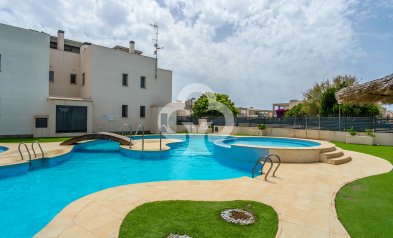 Wiederverkauf - Bungalow -
Torrevieja - Nueva Torrevieja - Aguas Nuevas