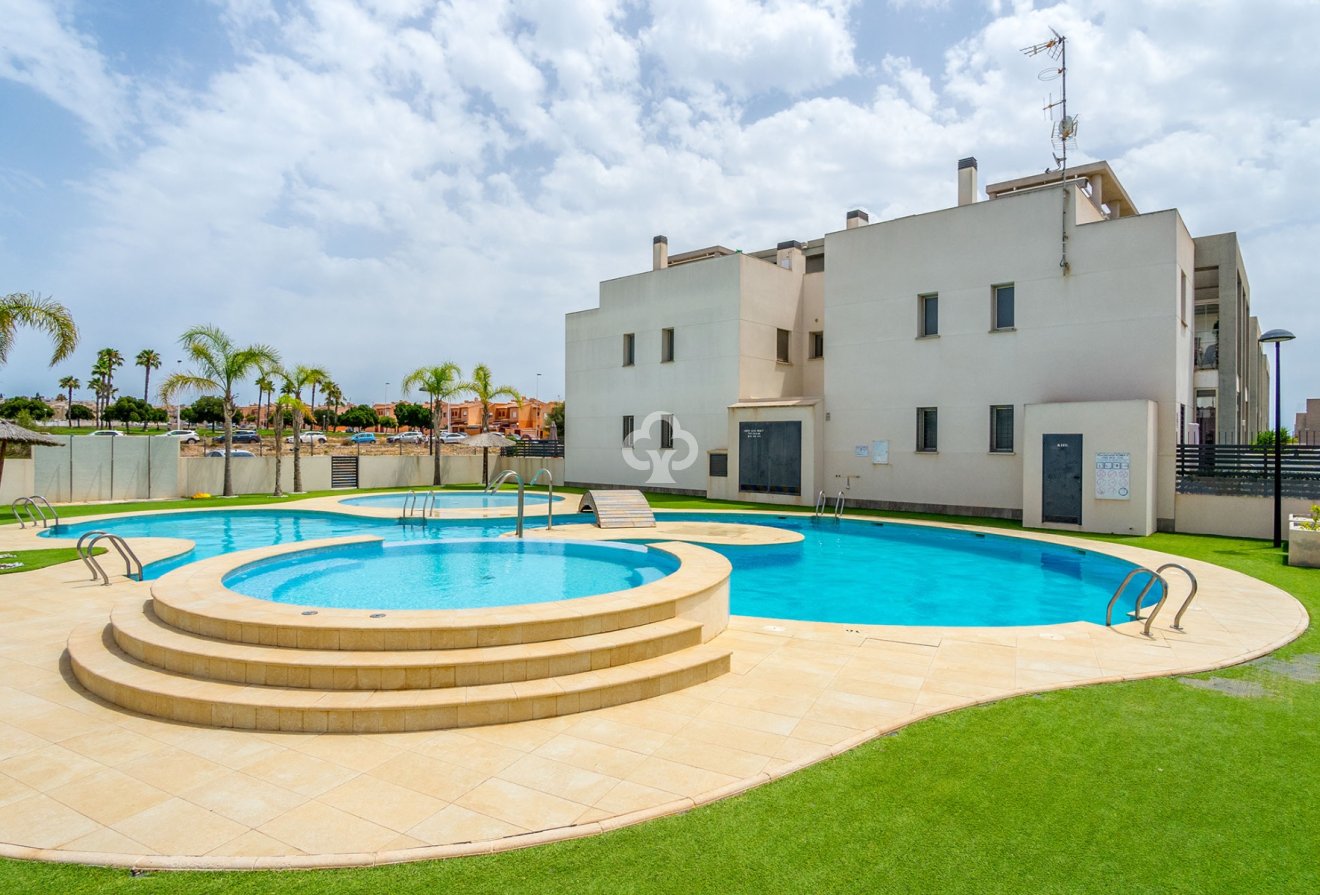 Wiederverkauf - Bungalow -
Torrevieja - Nueva Torrevieja - Aguas Nuevas