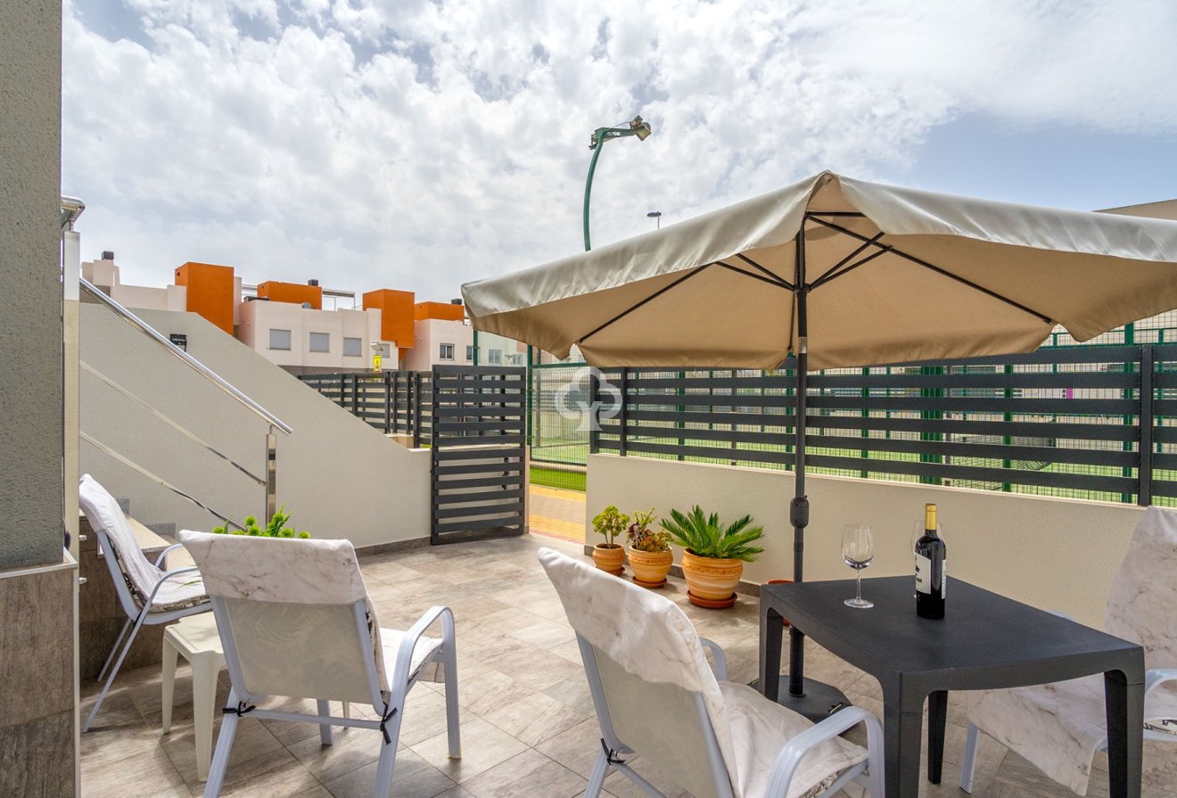 Wiederverkauf - Bungalow -
Torrevieja - Nueva Torrevieja - Aguas Nuevas