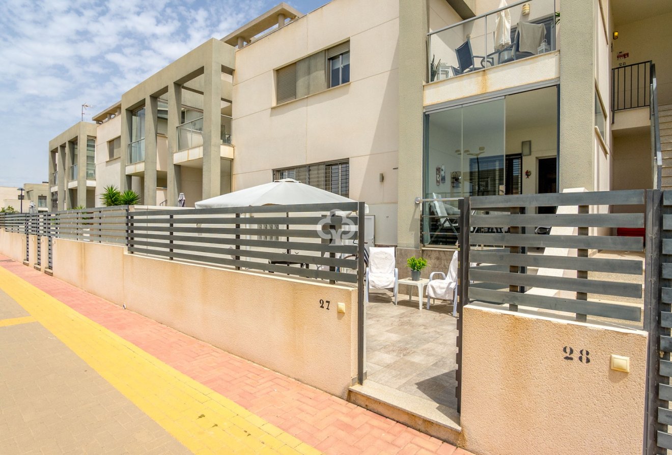 Återförsäljning - Bungalow -
Torrevieja - Nueva Torrevieja - Aguas Nuevas