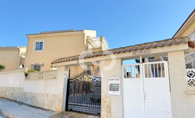 Resale - Bungalow -
Torrevieja - Nueva Torrevieja - Aguas Nuevas