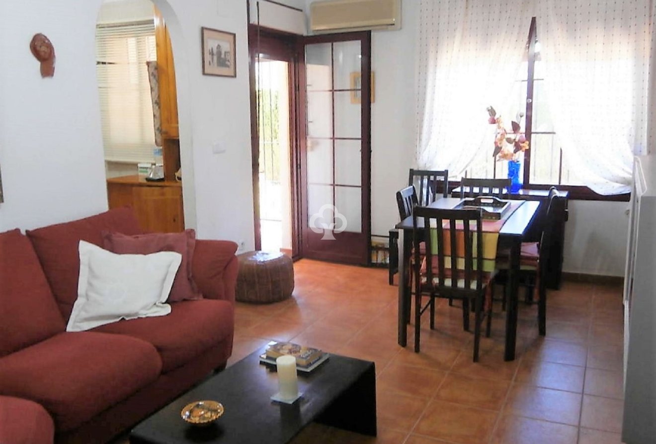 Jälleenmyynti - Bungalow -
Torrevieja - La Siesta - El Salado -  Torreta