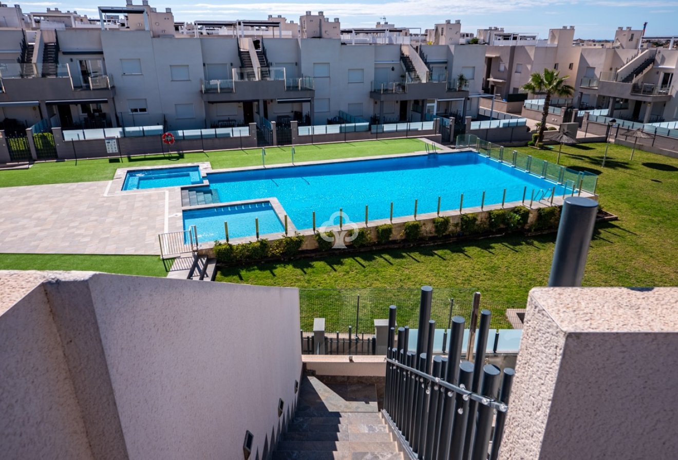 Återförsäljning - Bungalow -
Torrevieja - torrevieja