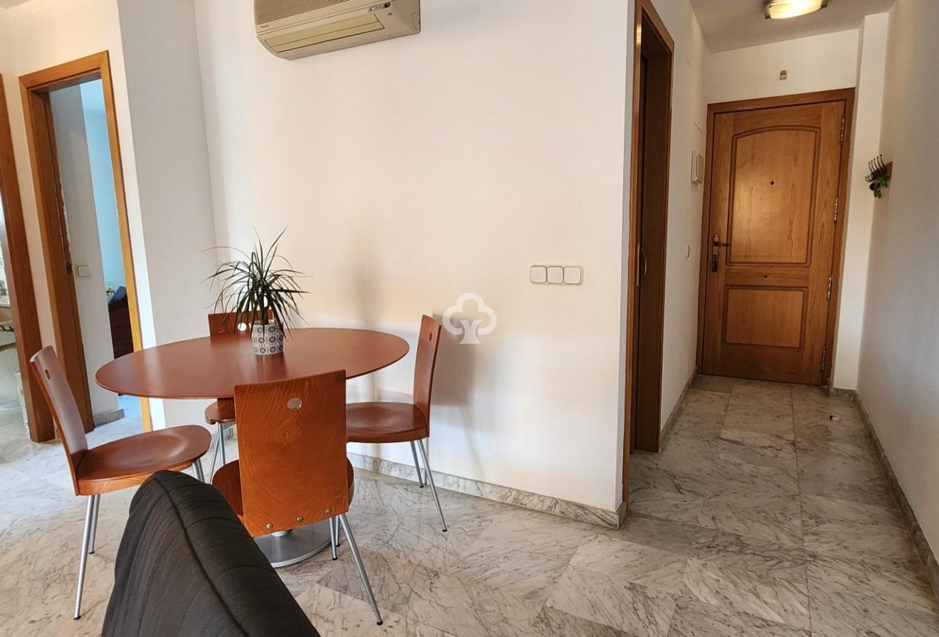 Resale - Apartament -
Fuengirola - Castillo de Sohail