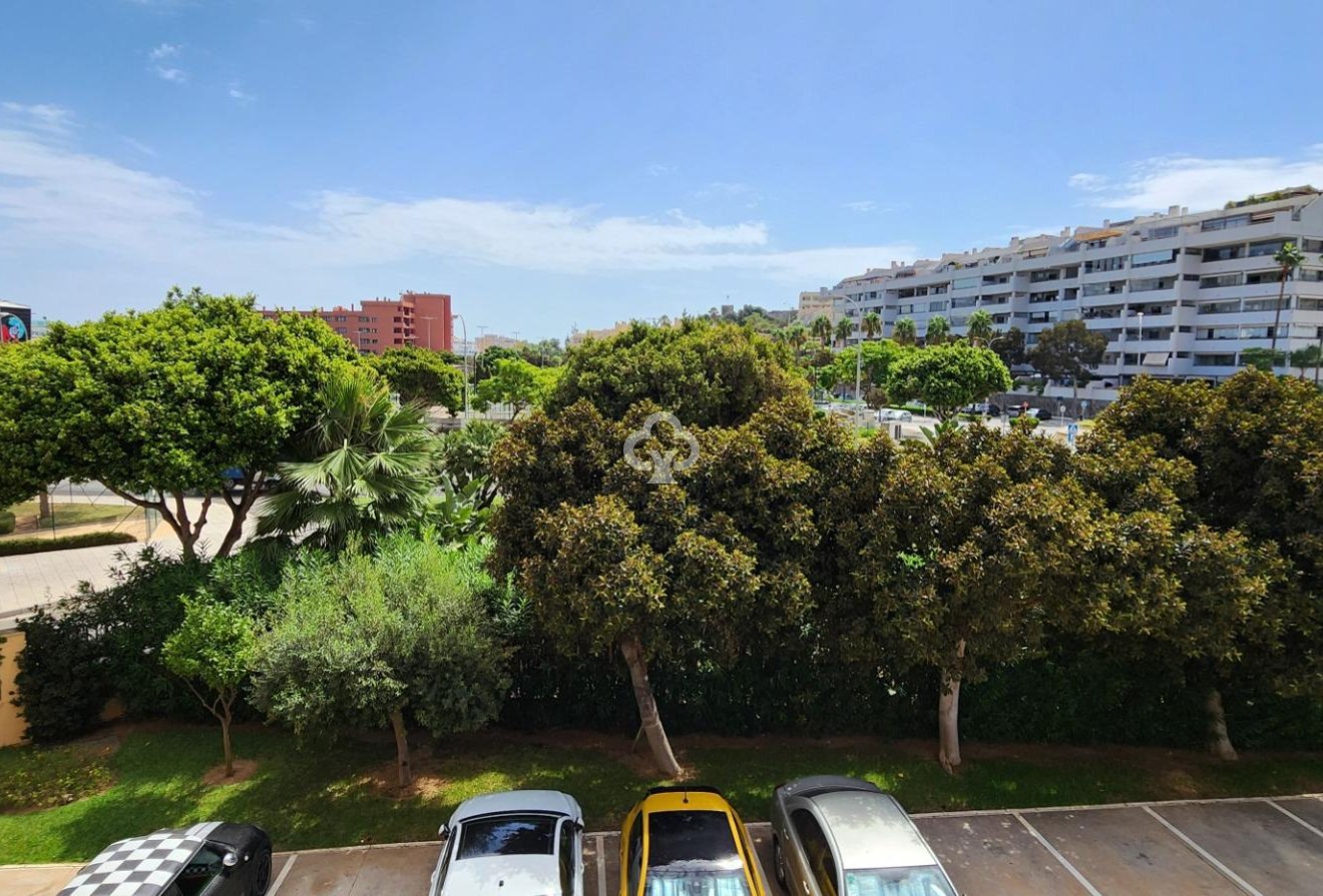 Resale - Apartament -
Fuengirola - Castillo de Sohail