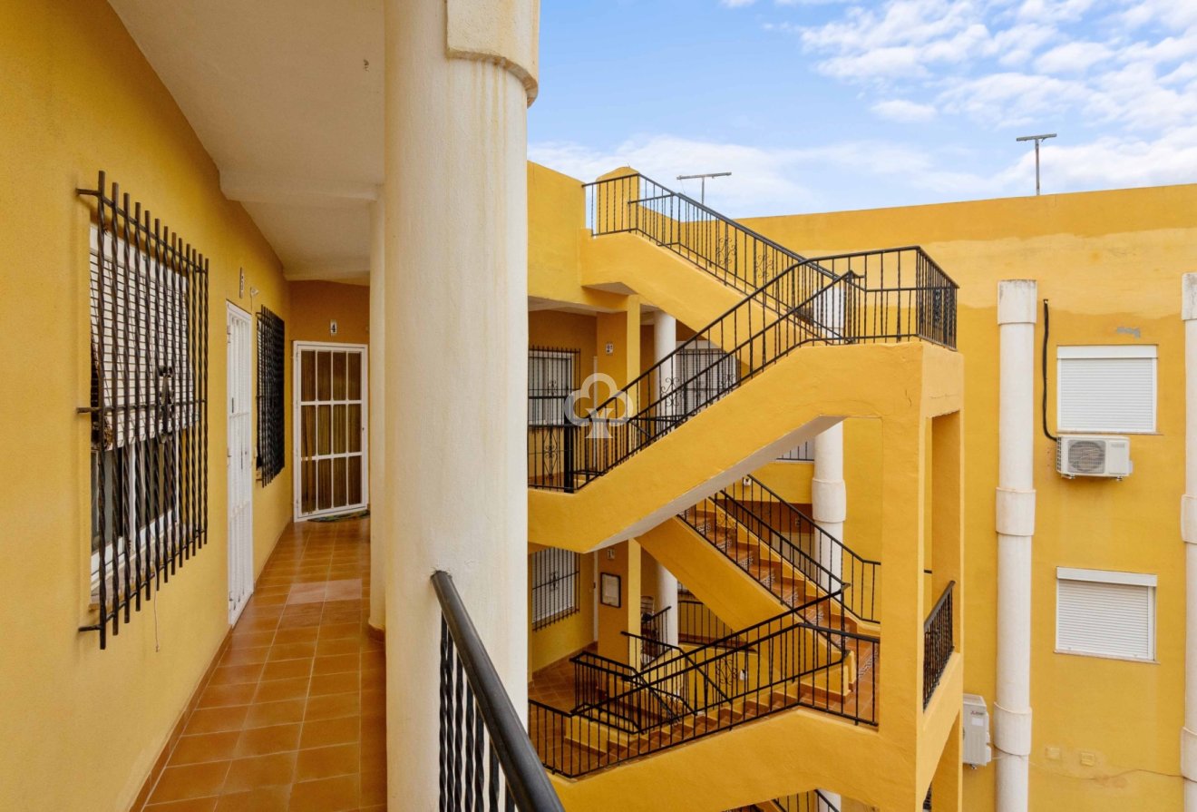 Wiederverkauf - Wohnung -
Orihuela Costa - Villamartín