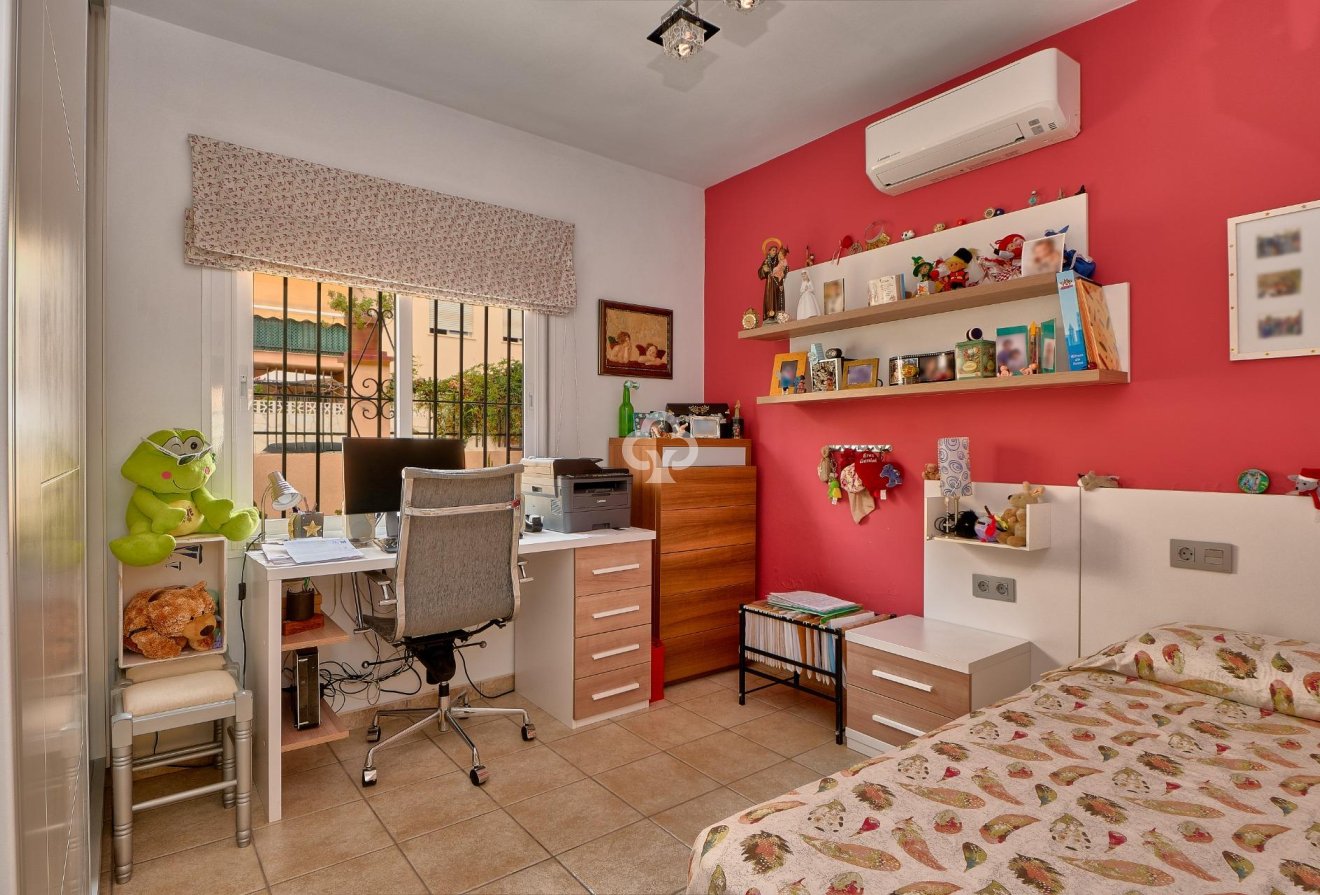 Resale - Casa -
Fuengirola - Los Boliches