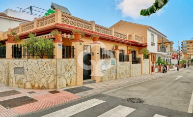 Resale - Casa -
Fuengirola - Los Boliches