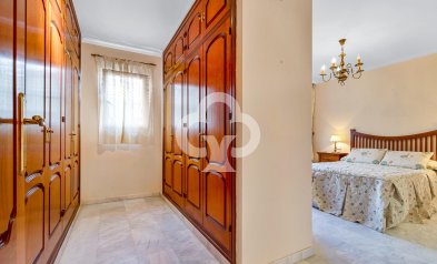 Resale - Casa -
Fuengirola - Los Boliches