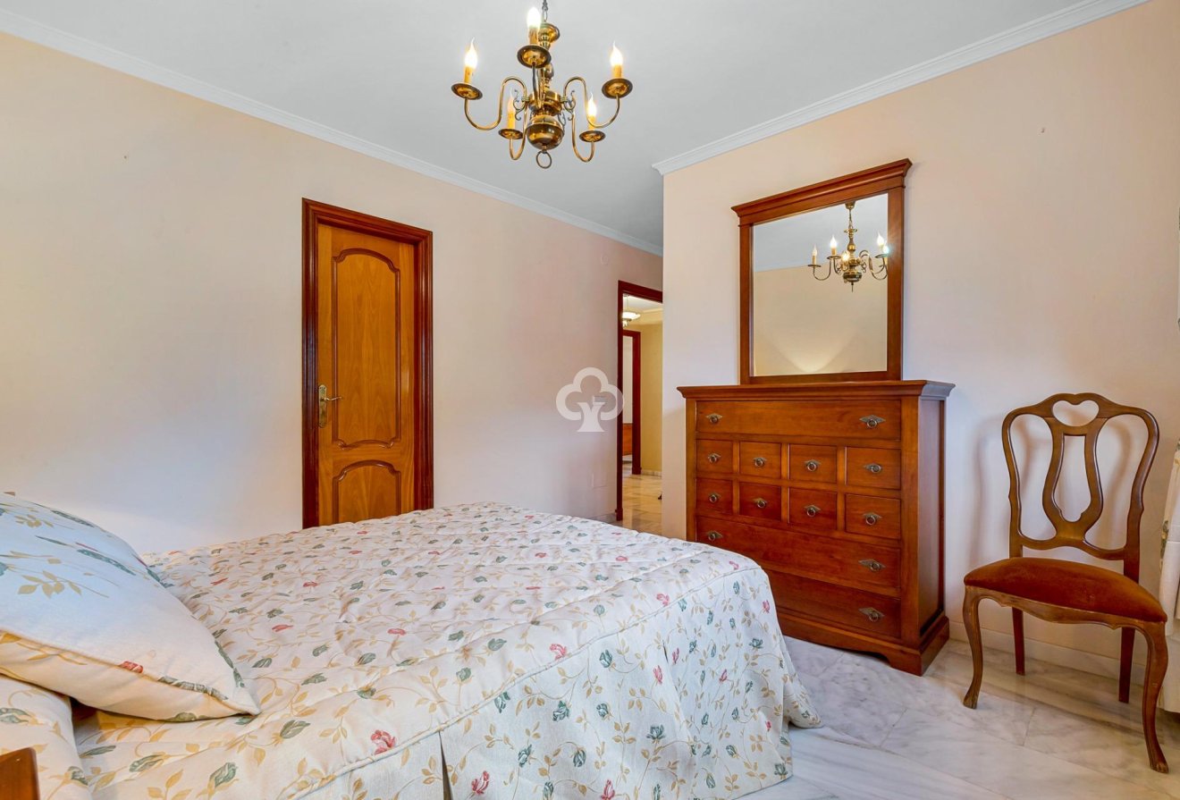 Resale - Casa -
Fuengirola - Los Boliches