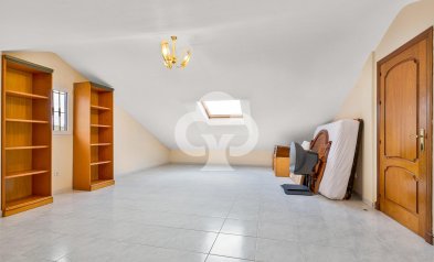 Resale - Casa -
Fuengirola - Los Boliches