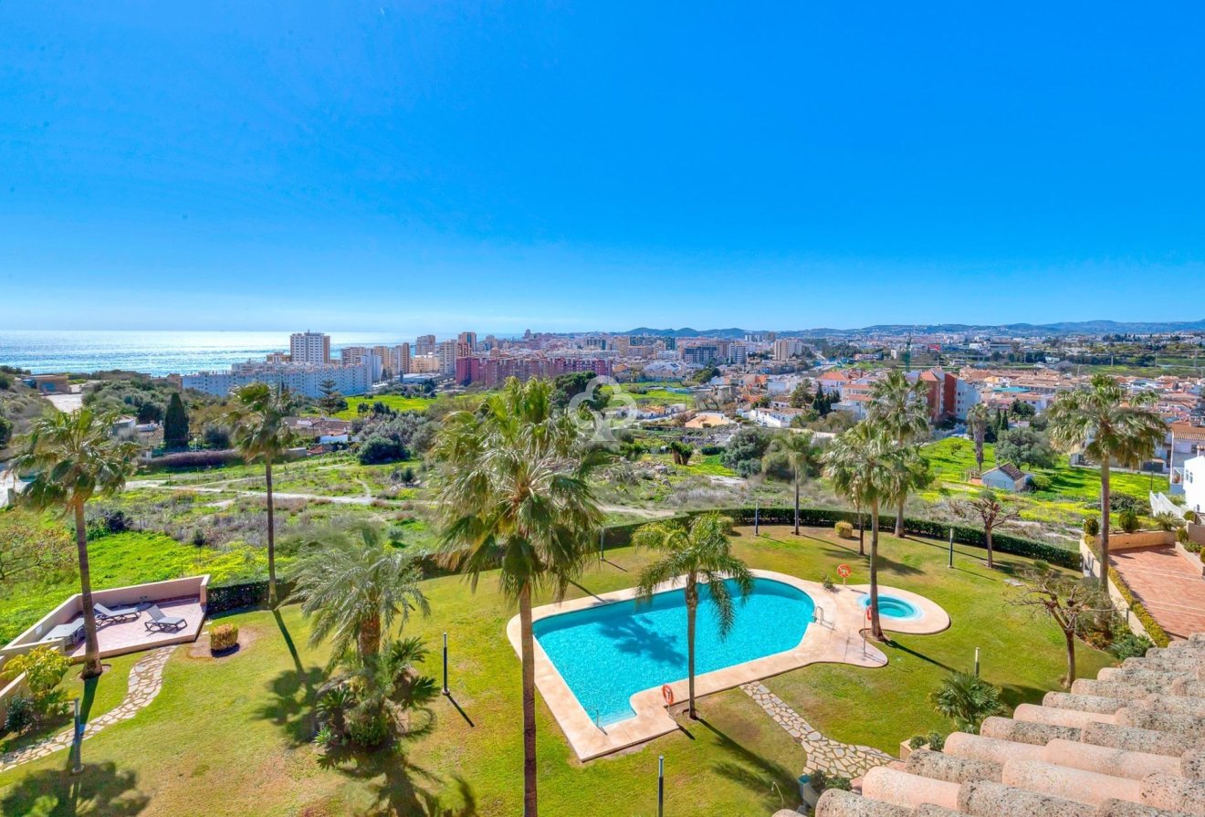 Återförsäljning - Ático Dúplex -
Fuengirola - Los Pacos