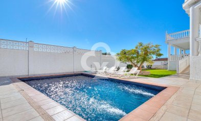 Återförsäljning - Villa -
Fuengirola - La Sierrezuela