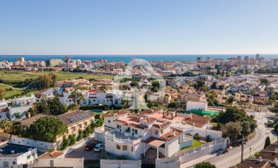 Resale - Villa -
Fuengirola - La Sierrezuela