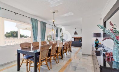 Wiederverkauf - Villa -
Fuengirola - La Sierrezuela