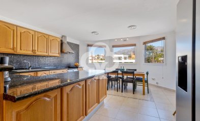 Återförsäljning - Villa -
Fuengirola - La Sierrezuela