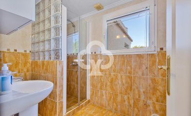 Reventa - Villa -
Fuengirola - La Sierrezuela