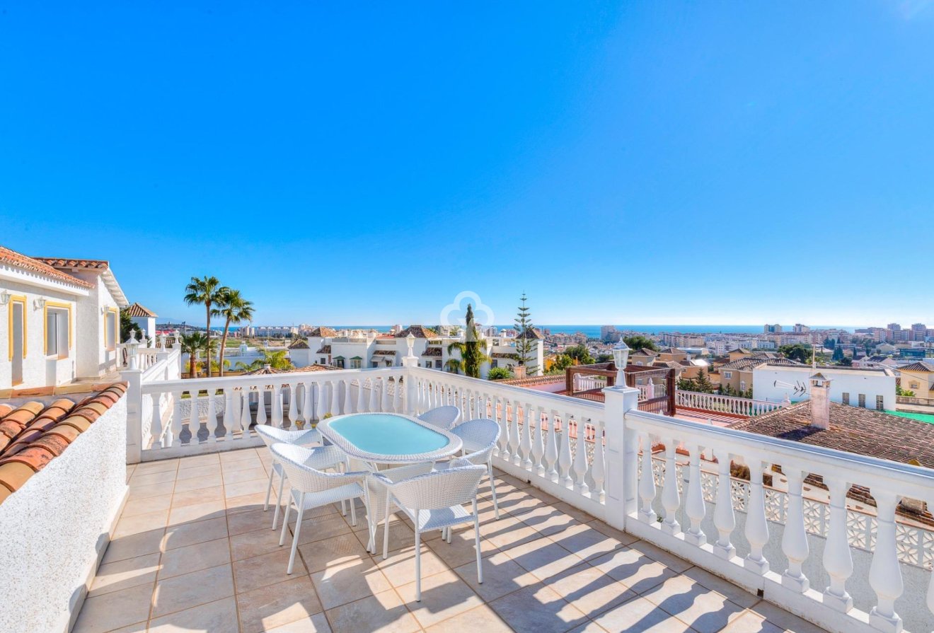 Återförsäljning - Villa -
Fuengirola - La Sierrezuela