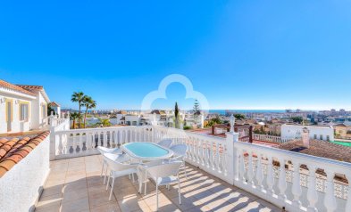 Resale - Villa -
Fuengirola - La Sierrezuela