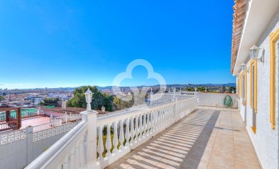 Reventa - Villa -
Fuengirola - La Sierrezuela