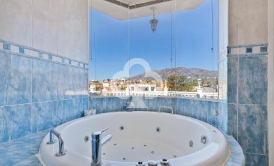 Resale - Villa -
Fuengirola - La Sierrezuela