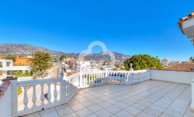 Återförsäljning - Villa -
Fuengirola - La Sierrezuela