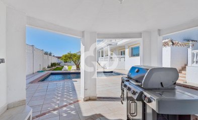 Återförsäljning - Villa -
Fuengirola - La Sierrezuela