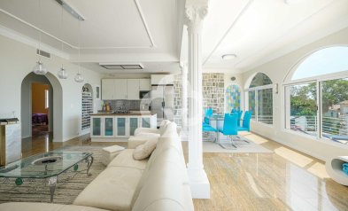 Resale - Villa -
Benalmádena - Torremuelle