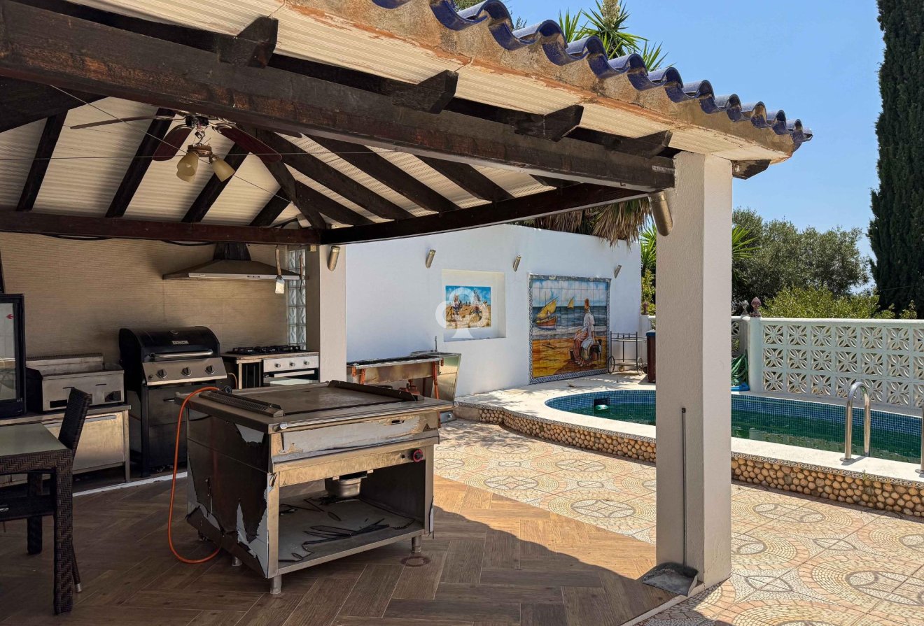 Resale - Villa -
Benalmádena - Torremuelle