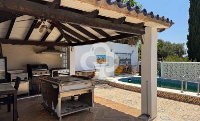 Resale - Villa -
Benalmádena - Torremuelle