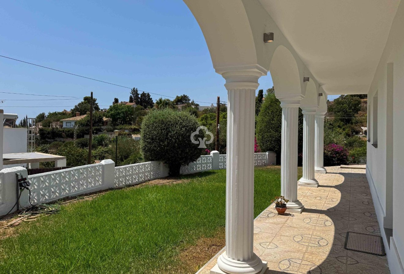 Resale - Villa -
Benalmádena - Torremuelle