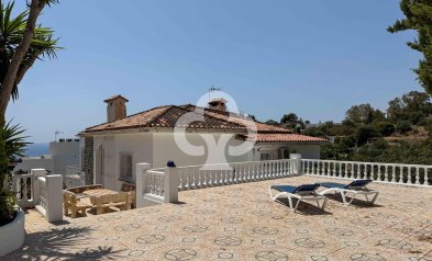 Resale - Villa -
Benalmádena - Torremuelle