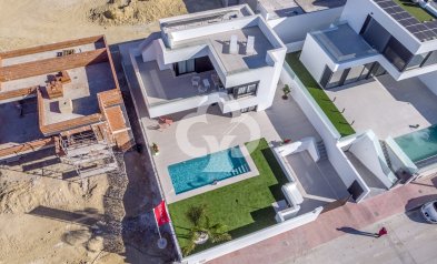 Obra nueva - Villas -
Rojales