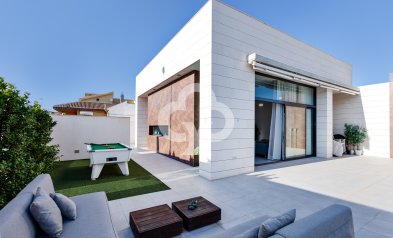 Obra nueva - Villas -
Pilar de la Horadada