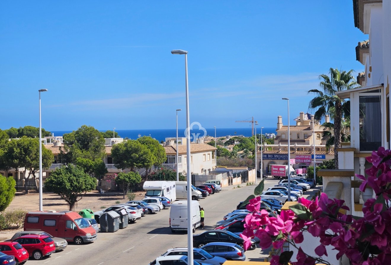 Jälleenmyynti - Casa Tipo Dúplex -
Orihuela Costa - Cabo roig - La Zenia