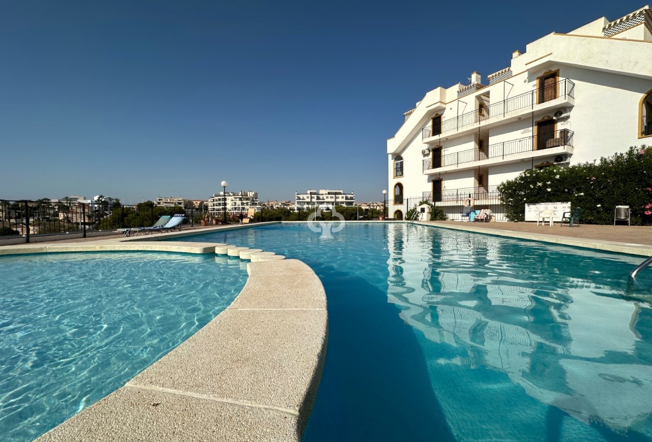 Återförsäljning - Casa Tipo Dúplex -
Orihuela Costa - Cabo roig - La Zenia