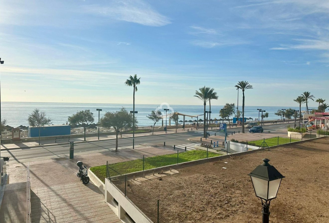 Wiederverkauf - Apartamento -
Fuengirola - 1ª Línea de playa